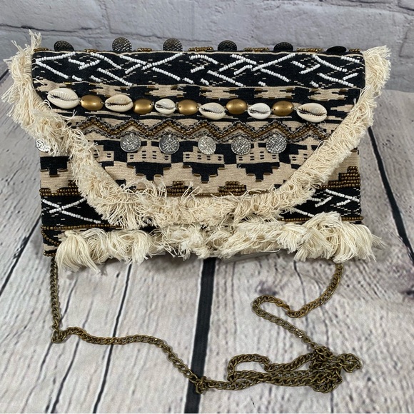 Express Patterned Fabric Shell Clutch Purse - Picture 5 of 7